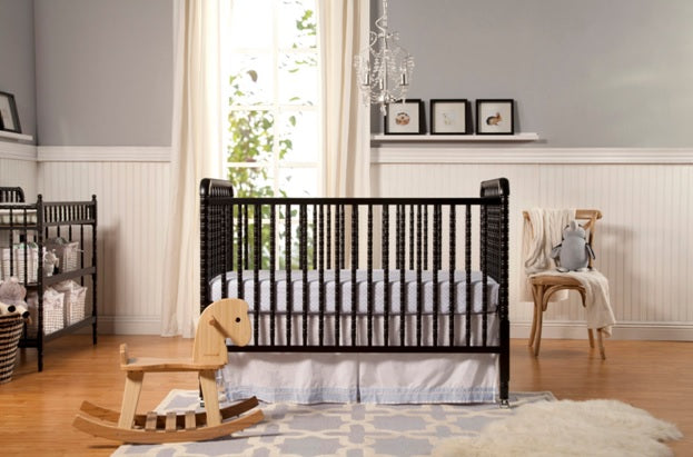 A Parent's Guide to Maintaining an Organized and Tidy Nursery