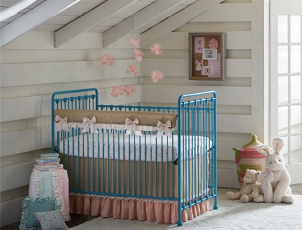 The Advantages of Buying from Specialty Baby Crib Stores
