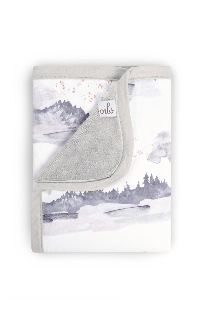 Oilo Misty Mountain Cuddle Blanket