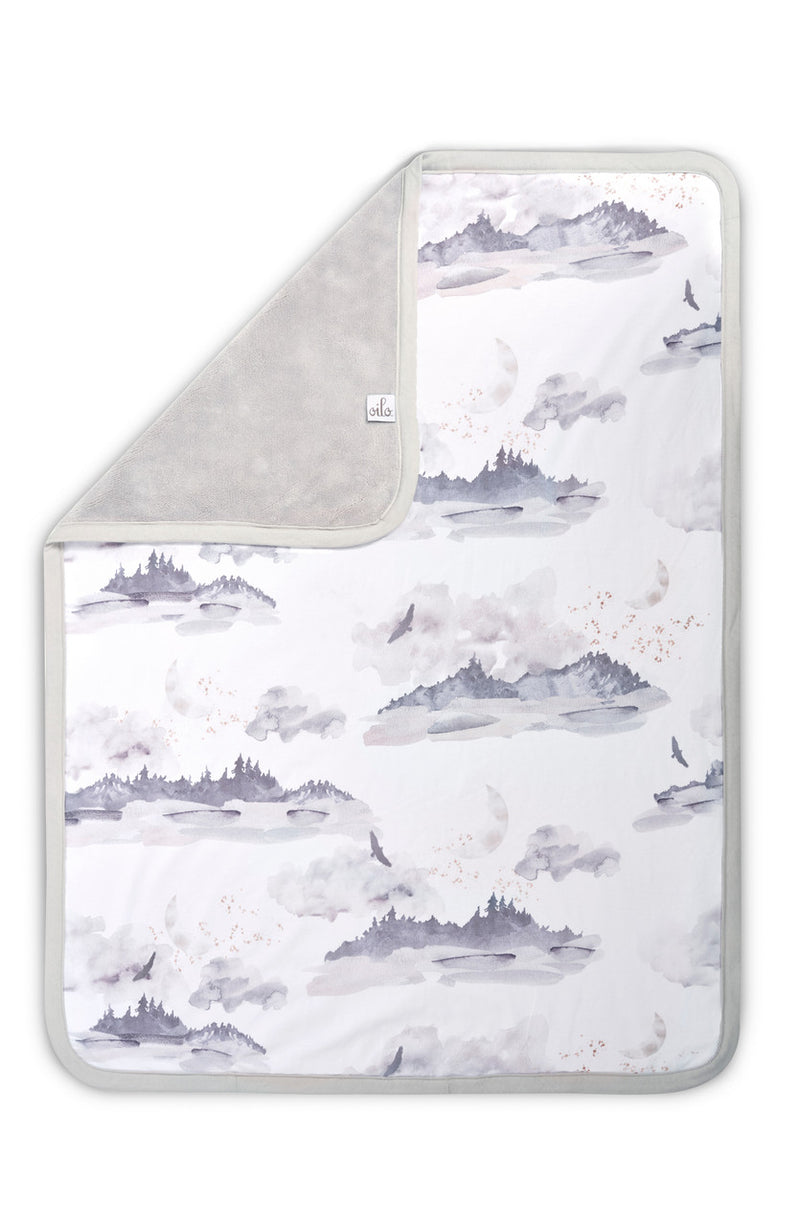 Oilo Misty Mountain Cuddle Blanket